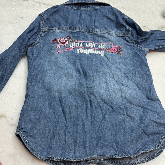 Blue Jean Jacket Classic Denim Style - Picture 4 of 5